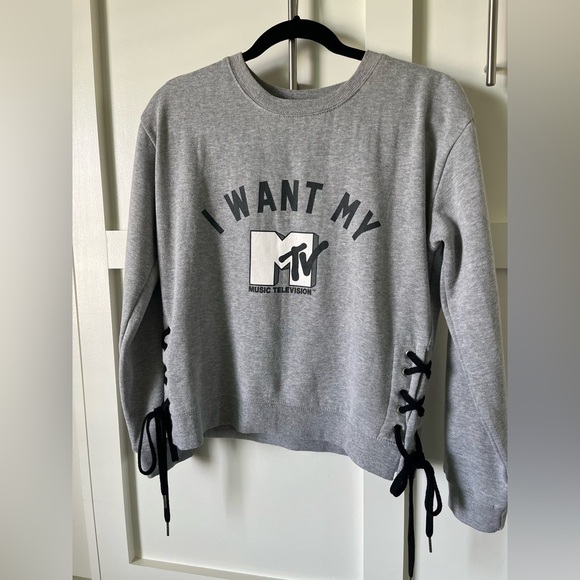 Mtv sweatshirt. Size Medium. - Picture 8 of 8